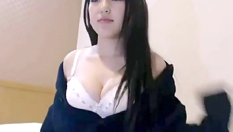 Erotic live chat with cute beautiful girl