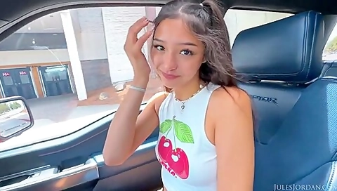 Teen 18+ Car Sex Expert Layla Jenner Puts It In Overdrive And Gets A Huge Facial