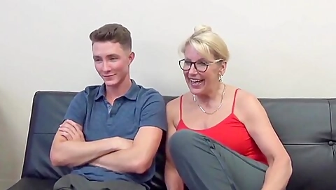 Steamy And Saucy German Gilf Enjoys Quick Lovemaking