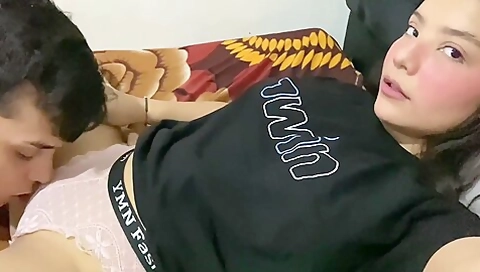 Mi Vecina Me Invita Aver Una Pelicula Y Terminamos Teniendo Sexo, Que Rico Es Follar Con Mi Vecina 22 Min